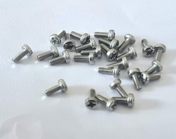 M2 5mm screws